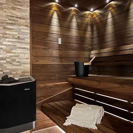 Black Door Apart-hotel 4*