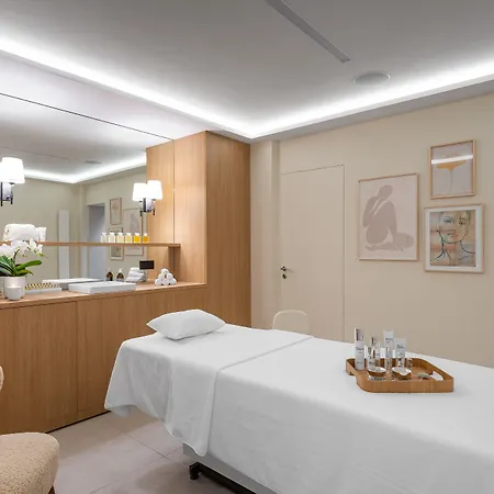 Black Door Apart-hotel 4*