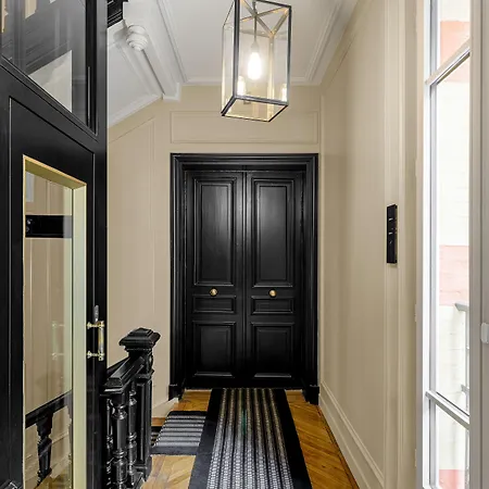 Black Door 4*