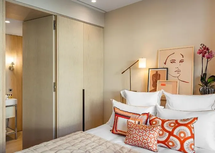 Aparthotel Black Door 4*