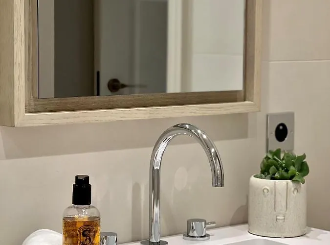 Aparthotel Black Door 4*