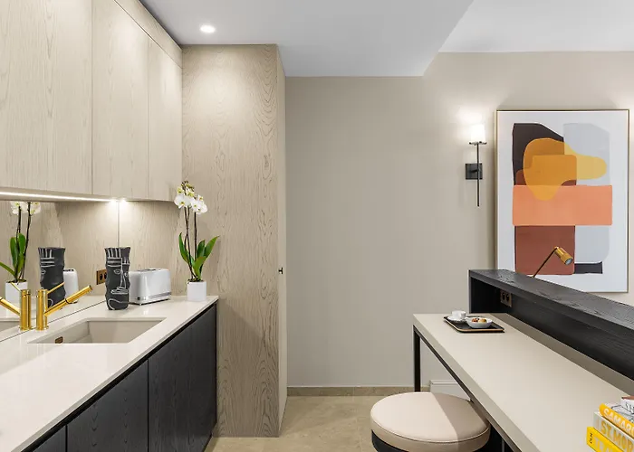 Aparthotel Black Door