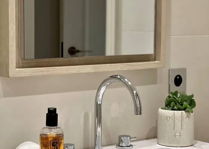 Black Door Aparthotel 4*