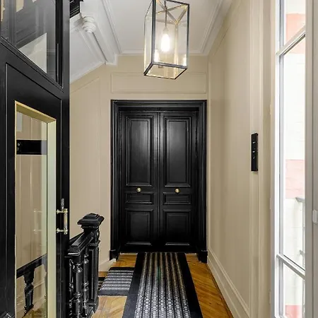 Black Door Lejlighedshotel
