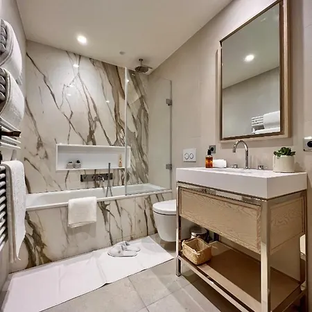 Black Door Lejlighedshotel