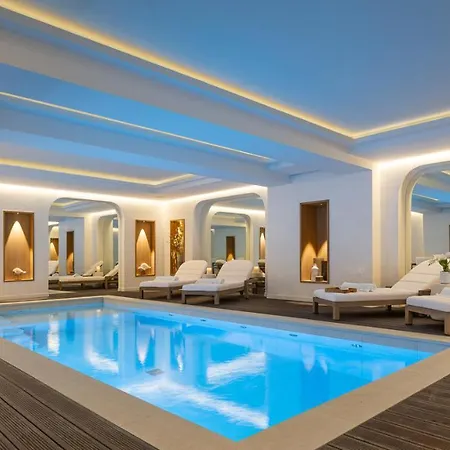 Black Door Aparthotel