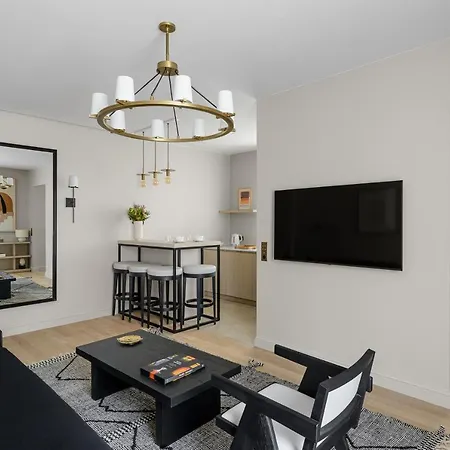 Apart-hotel Black Door 5*