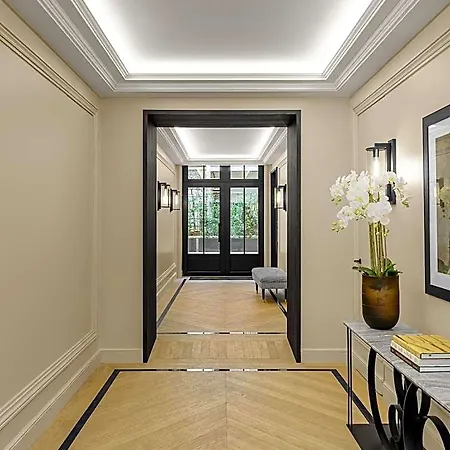 Black Door Παρίσι