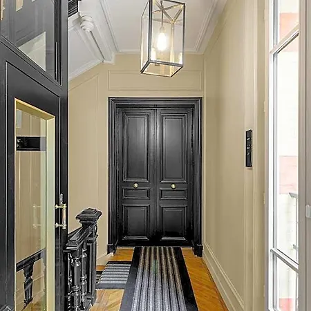 Black Door 4* Παρίσι
