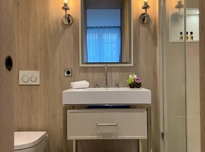 Black Door 4* París