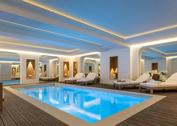 Black Door アパートホテル