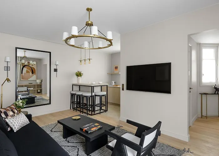 Apartahotel Black Door 4*