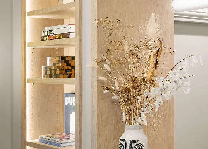 Black Door Apartahotel 4*