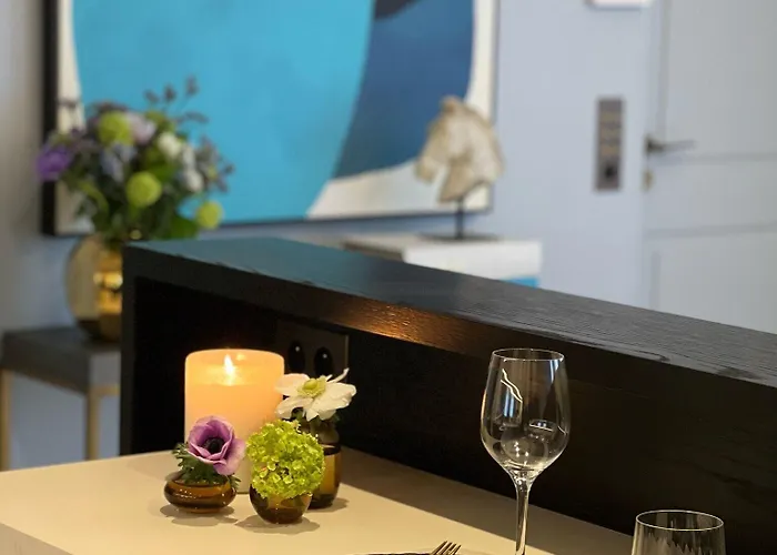 Black Door Apartahotel París