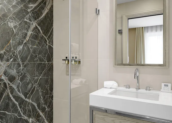 Apartahotel Black Door 4*