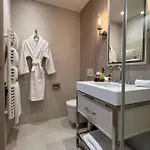 Aparthotel Black Door
