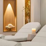 Black Door Aparthotel 4*