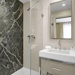 Aparthotel Black Door 4*