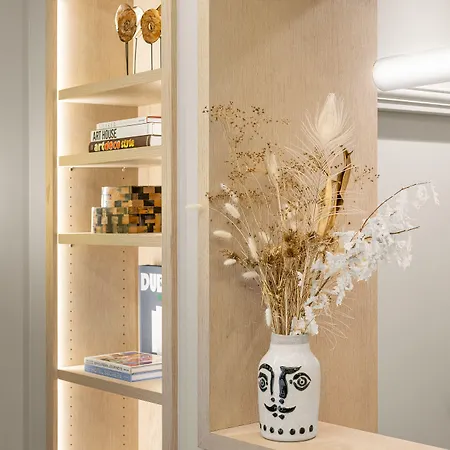 Black Door Aparthotel 4*